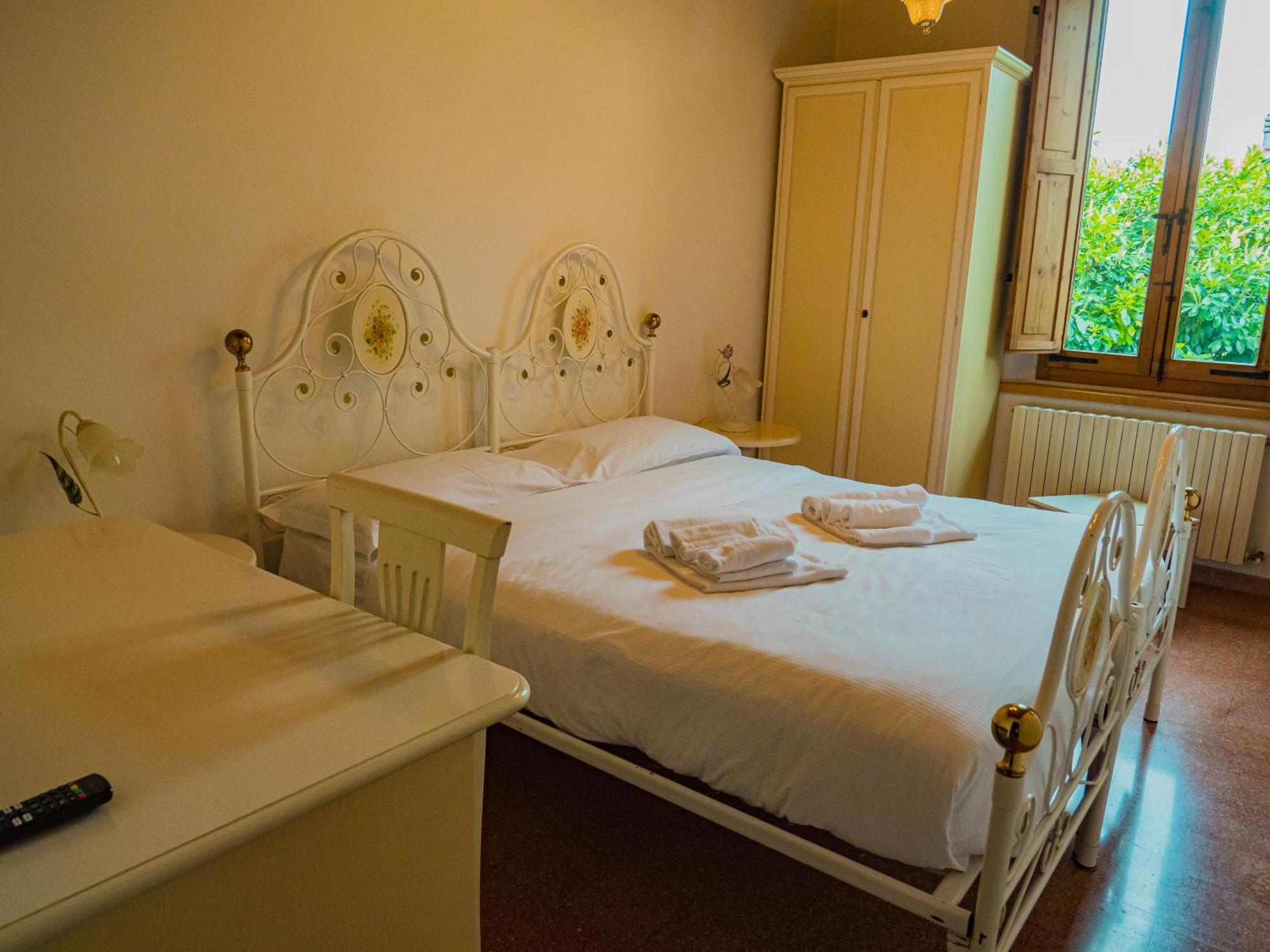 B&B Villa Erika Lugo  Exteriör bild